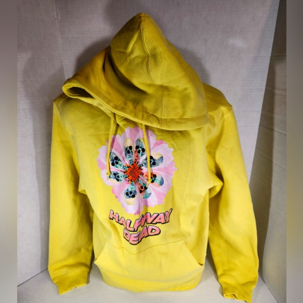 NWOT Men's Halfway Dead Circle Of Skulls Hoodie